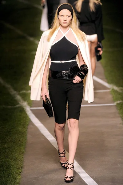 Look 28